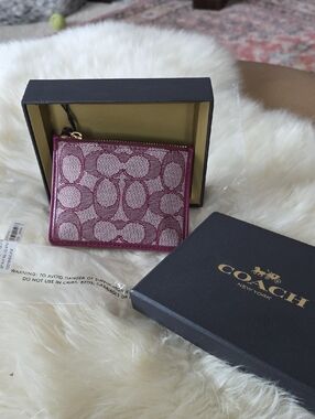 NWT IOB Coach Burgandy/Black Cherry Mini Skinny ID Wallet 🖤🍒🎁
